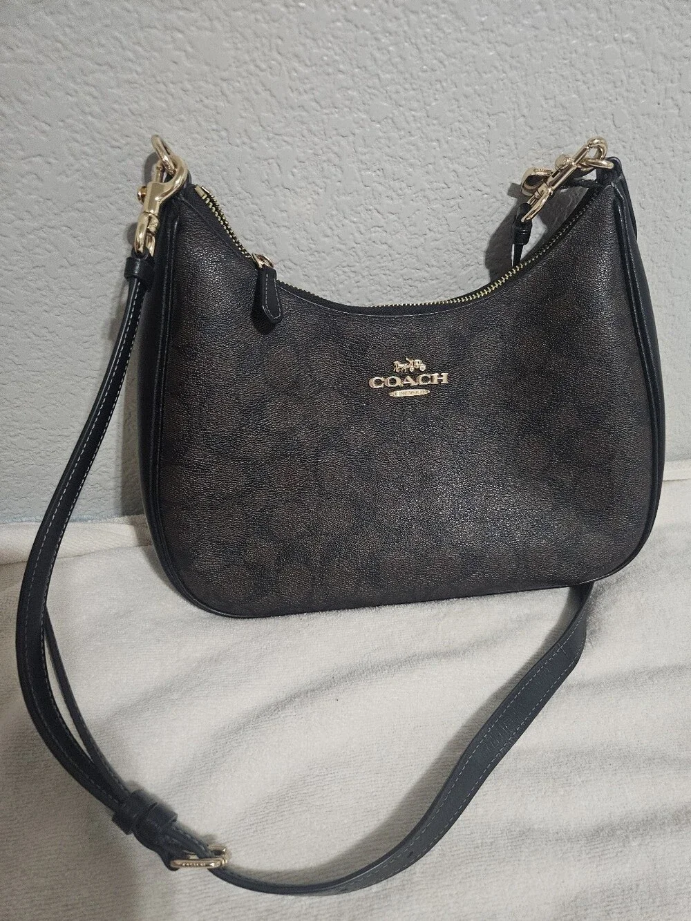 🚫SOLD🚫Coach Brown and Black Signature Shoulder Bag with Matching Wallet
